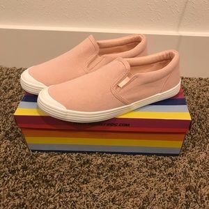 Women’s Rocket Dog slip on sneakers size 8.5